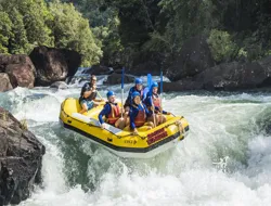 Guided Raging Thunder Rafting Experience at Barron River